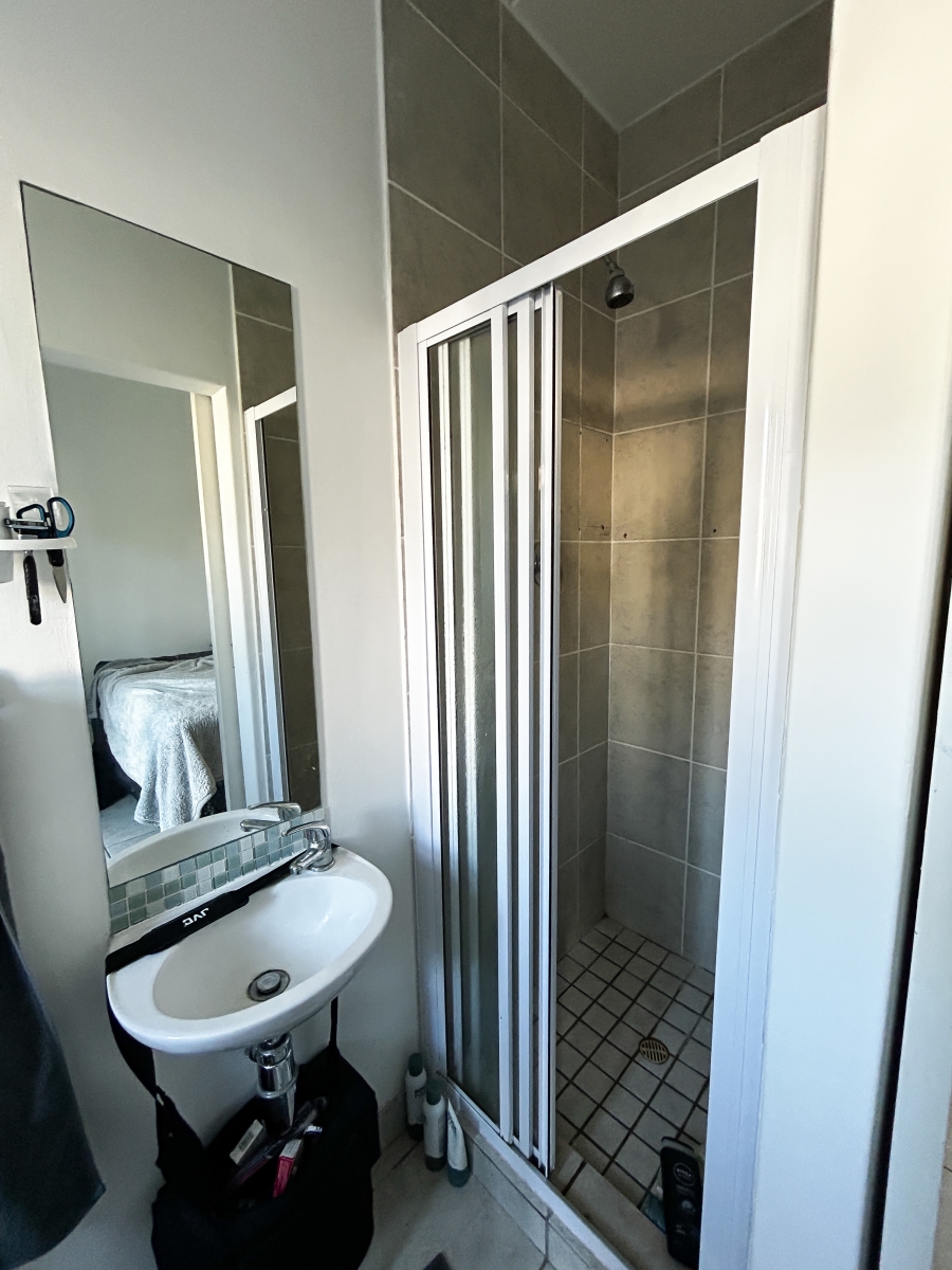 1 Bedroom Property for Sale in Table View Western Cape